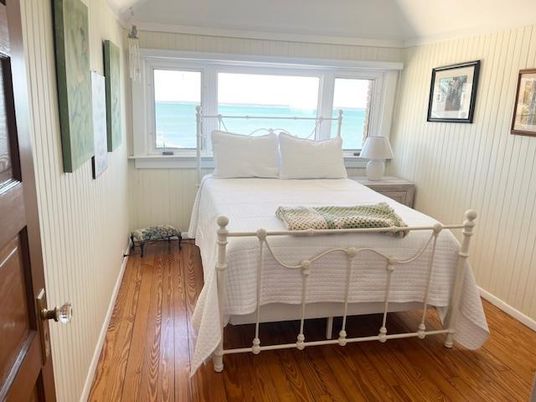 Bedroom, Interior, Water, Wood Texture Flooring