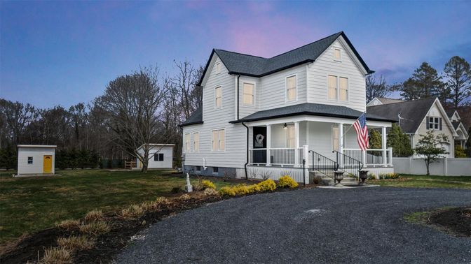 Backyard, Exterior, Facade, Farmhouse