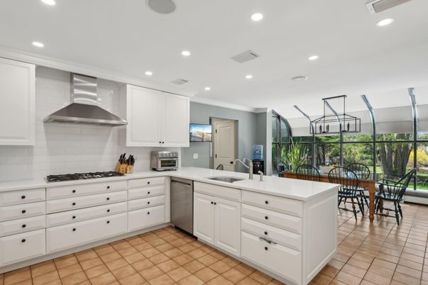 Dining room, Interior, Kitchen, Recessed Lighting, Stainless Steel Appliances