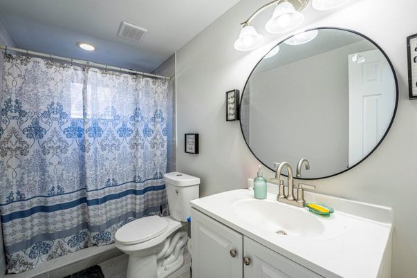 Bathroom, Interior, Recessed Lighting