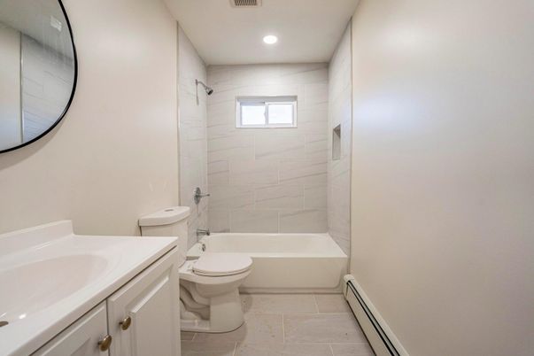 Bathroom, Interior, Recessed Lighting