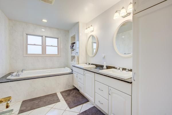 Bathroom, Dual Sink Vanities, Interior, Recessed Lighting