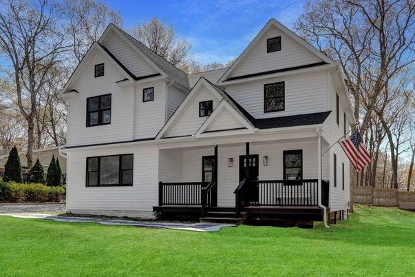 Exterior, Facade, Farmhouse