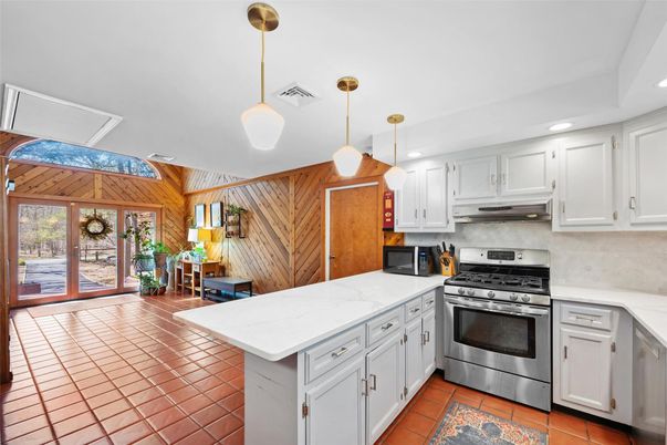 Interior, Kitchen, Pendant Lights, Recessed Lighting, Stainless Steel Appliances