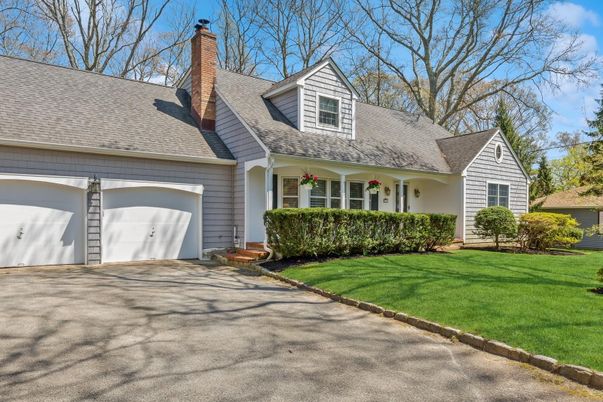 Attached, Exterior, Facade, Cape Cod