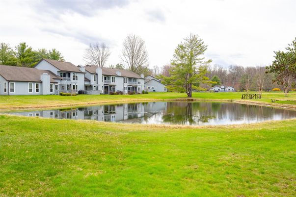 Exterior, Lake