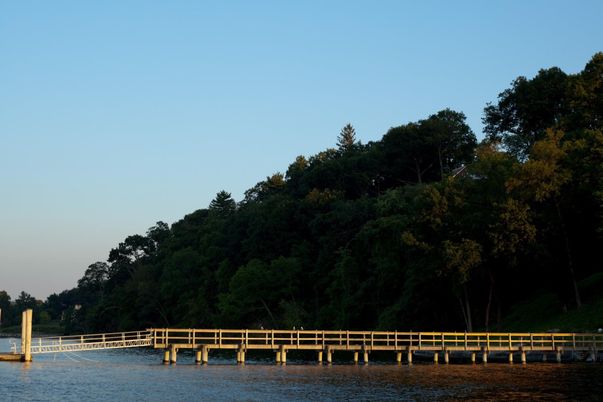 Exterior, Lake