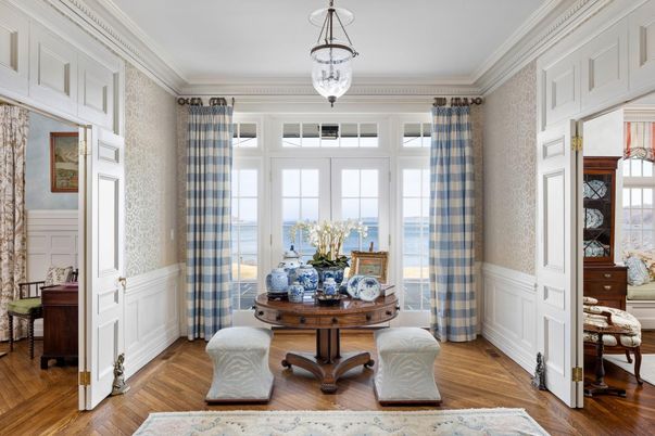 Interior, Pendant Lights, Wood Texture Flooring