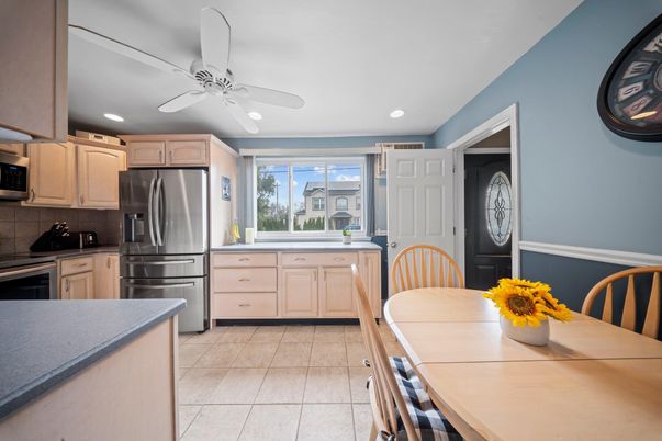 Dining room, Interior, Kitchen, Recessed Lighting, Stainless Steel Appliances