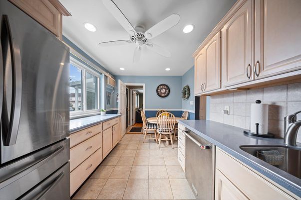 Dining room, Interior, Kitchen, Recessed Lighting