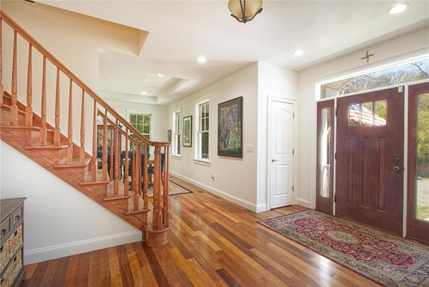 Interior, Recessed Lighting, Wood Texture Flooring