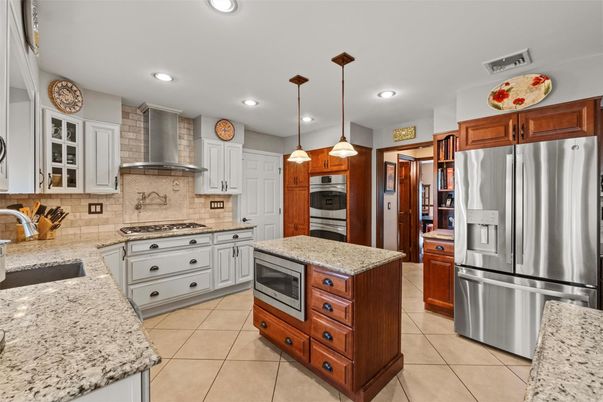 Interior, Kitchen, Pendant Lights, Recessed Lighting, Stainless Steel Appliances