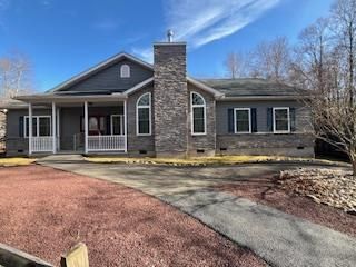 Backyard, Exterior, Facade, Ranch