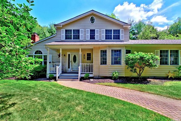 Exterior, Facade, American Craftsman