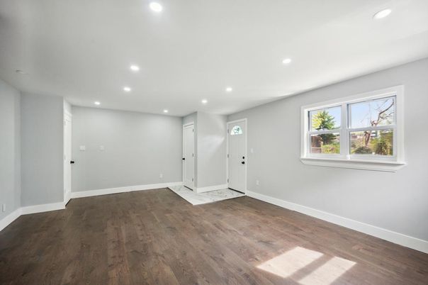 Empty room, Interior, Recessed Lighting, Wood Texture Flooring