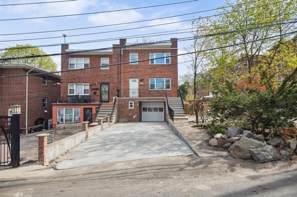 Attached, Exterior, Facade, Brick Facade, Rowhouse