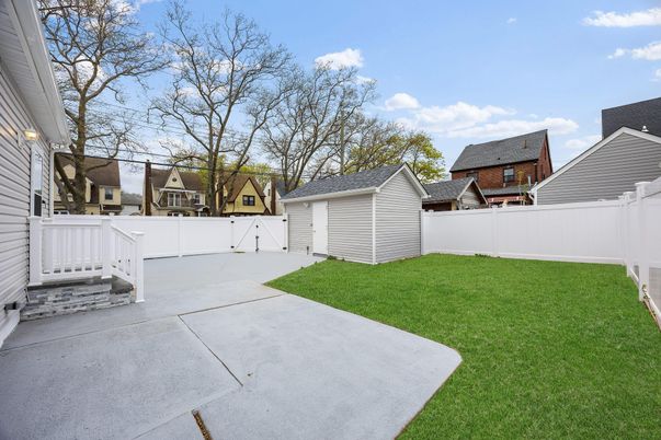 Backyard, Exterior