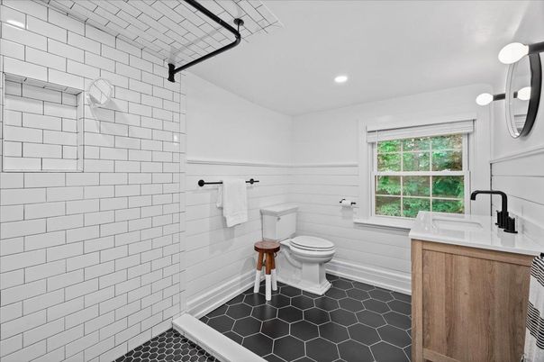 Bathroom, Interior, Recessed Lighting