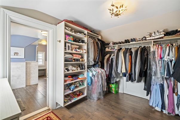 Interior, Walk-in Closets, Wood Texture Flooring