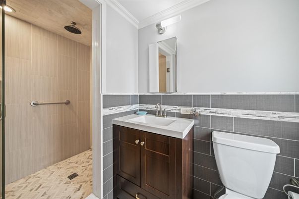 Bathroom, Interior, Recessed Lighting