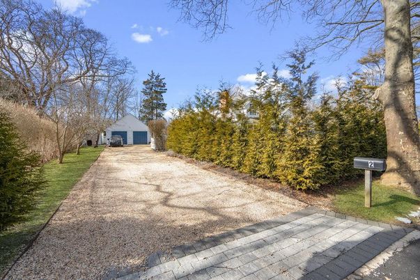 Detached Garage, Exterior