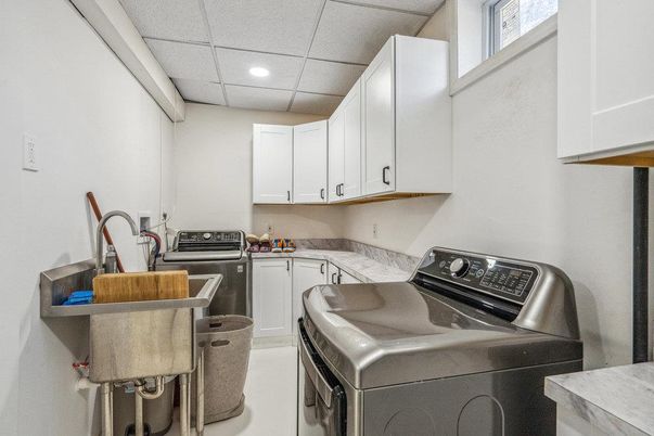 Interior, Kitchen, Recessed Lighting, Washer