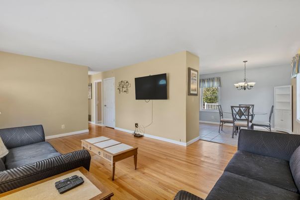 Chandelier, Dining room, Interior, Living room, Wood Texture Flooring