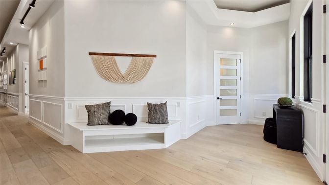 Interior, Recessed Lighting, Wood Texture Flooring