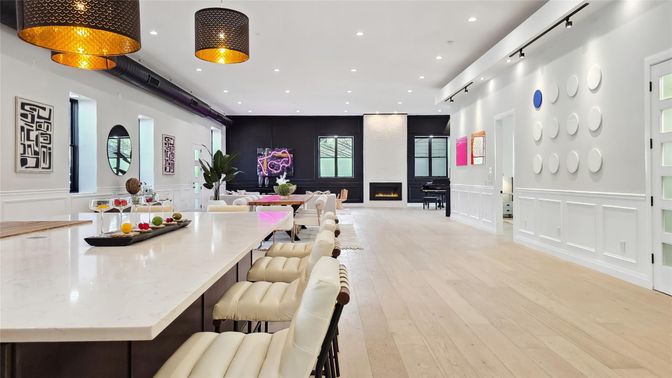 Dining room, Fireplace, Interior, Recessed Lighting, Wood Texture Flooring