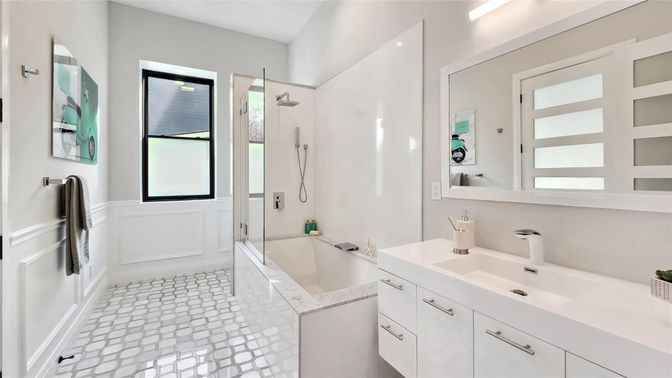 Bathroom, Dual Sink Vanities, Interior