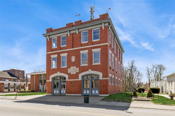Exterior, Facade, Brick Facade, Rowhouse