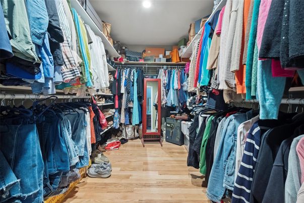 Interior, Walk-in Closets, Wood Texture Flooring