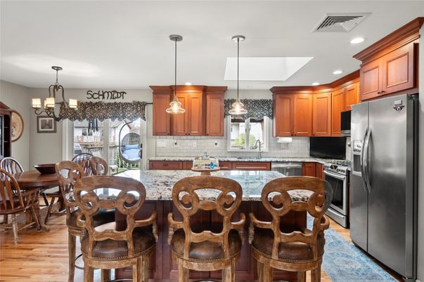 Chandelier, Dining room, Interior, Kitchen, Pendant Lights, Recessed Lighting, Wood Texture Flooring