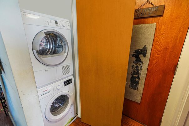 Interior, Utility Closets, Washer, Wood Texture Flooring