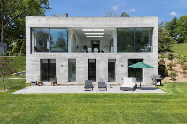 Backyard, Exterior, Facade, Modern