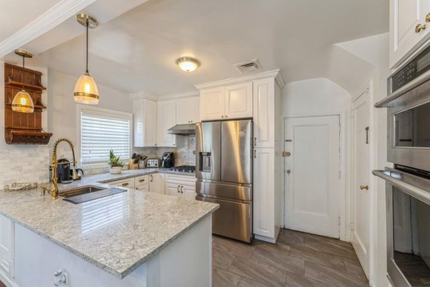 Interior, Kitchen, Pendant Lights, Stainless Steel Appliances