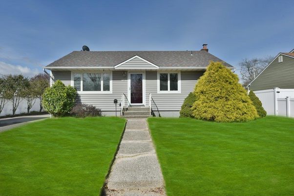 Exterior, Facade, Cape Cod