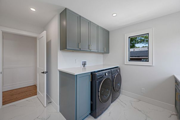 Interior, Marble, Recessed Lighting, Washer, Wood Texture Flooring