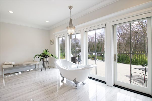 Bathroom, Free Standing Baths, Interior, Pendant Lights, Recessed Lighting, Wood Texture Flooring