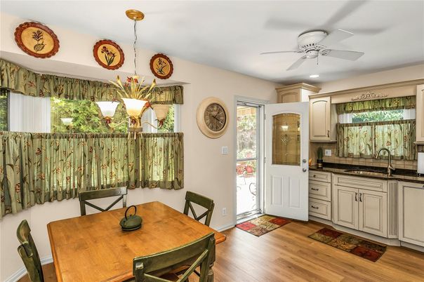 Dining room, Interior, Kitchen, Pendant Lights, Recessed Lighting, Wood Texture Flooring