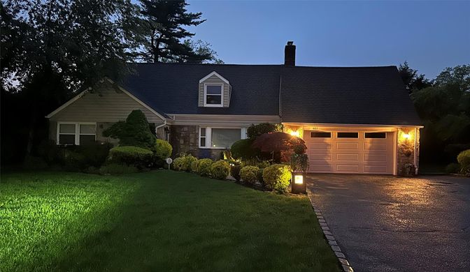 Attached, Exterior, Facade, Cape Cod