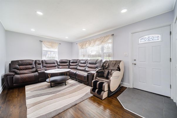 Interior, Living room, Recessed Lighting, Wood Texture Flooring