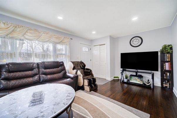 Dining room, Interior, Living room, Recessed Lighting, Wood Texture Flooring