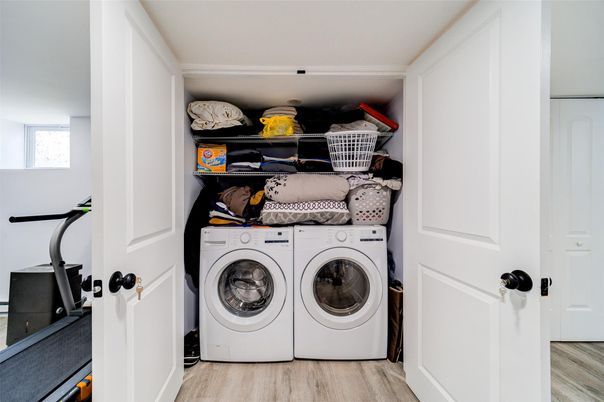 Interior, Utility Closets, Washer, Wood Texture Flooring