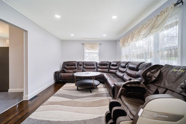 Home Theatre Room, Interior, Living room, Recessed Lighting, Wood Texture Flooring