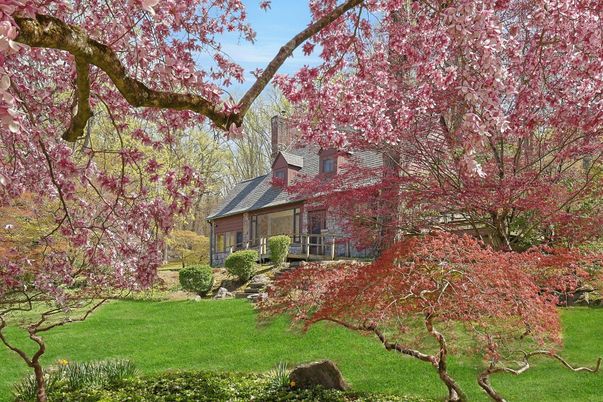 Exterior, Facade, Brick Facade, Cape Cod