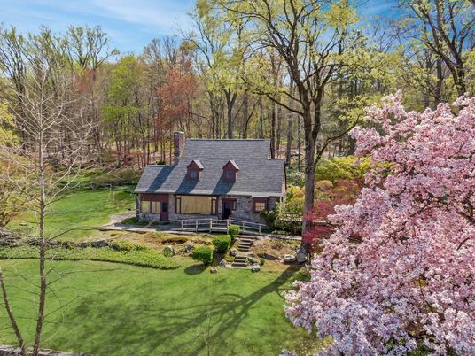 Backyard, Exterior, Facade, Cape Cod