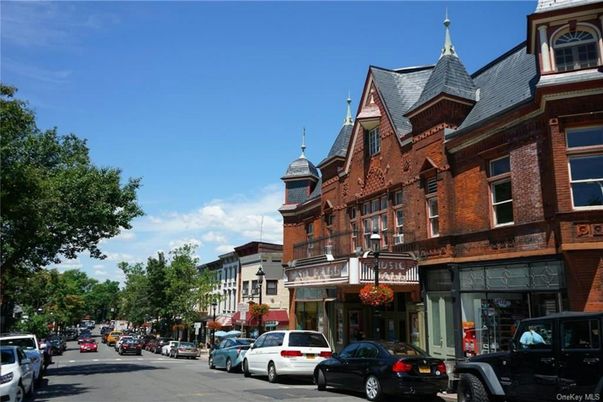 Exterior, Facade, Brick Facade, Queen Anne Victorian
