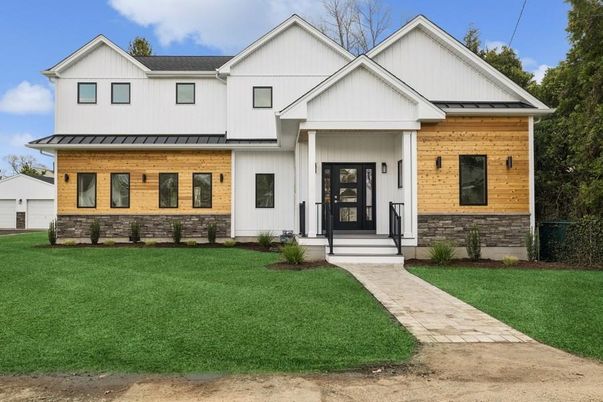 Exterior, Facade, Farmhouse