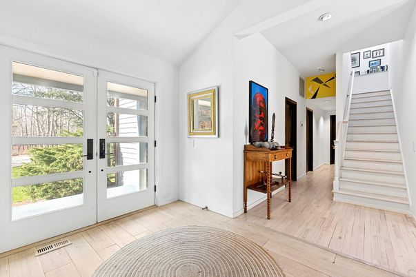 Interior, Recessed Lighting, Wood Texture Flooring